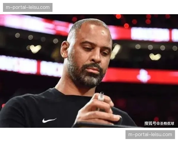 乌度卡体系应变力不足，面对持球核心未调整挡拆防守策略